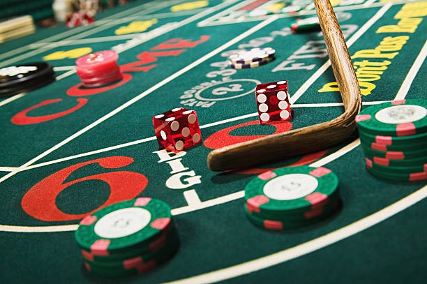 Live Super Sic Bo dealer and dice cage on bigo88 platform